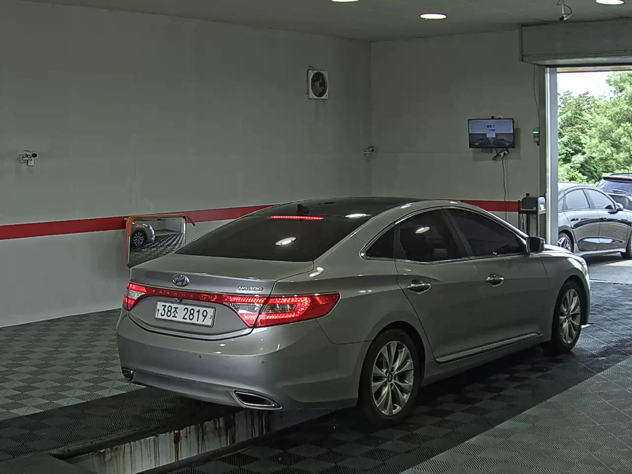 2012 - hyundai grandeur