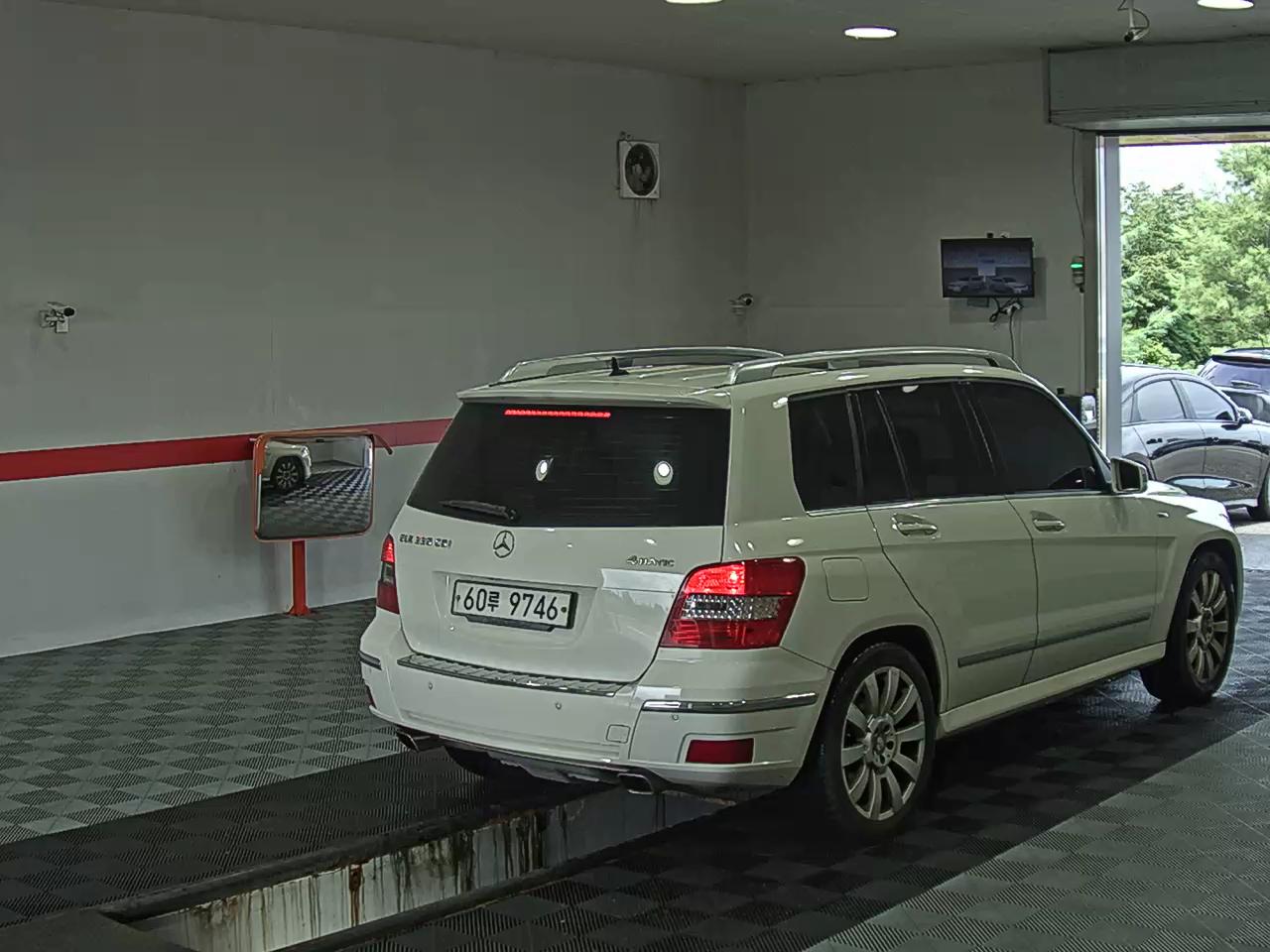 2012 - mercedes-benz glk220