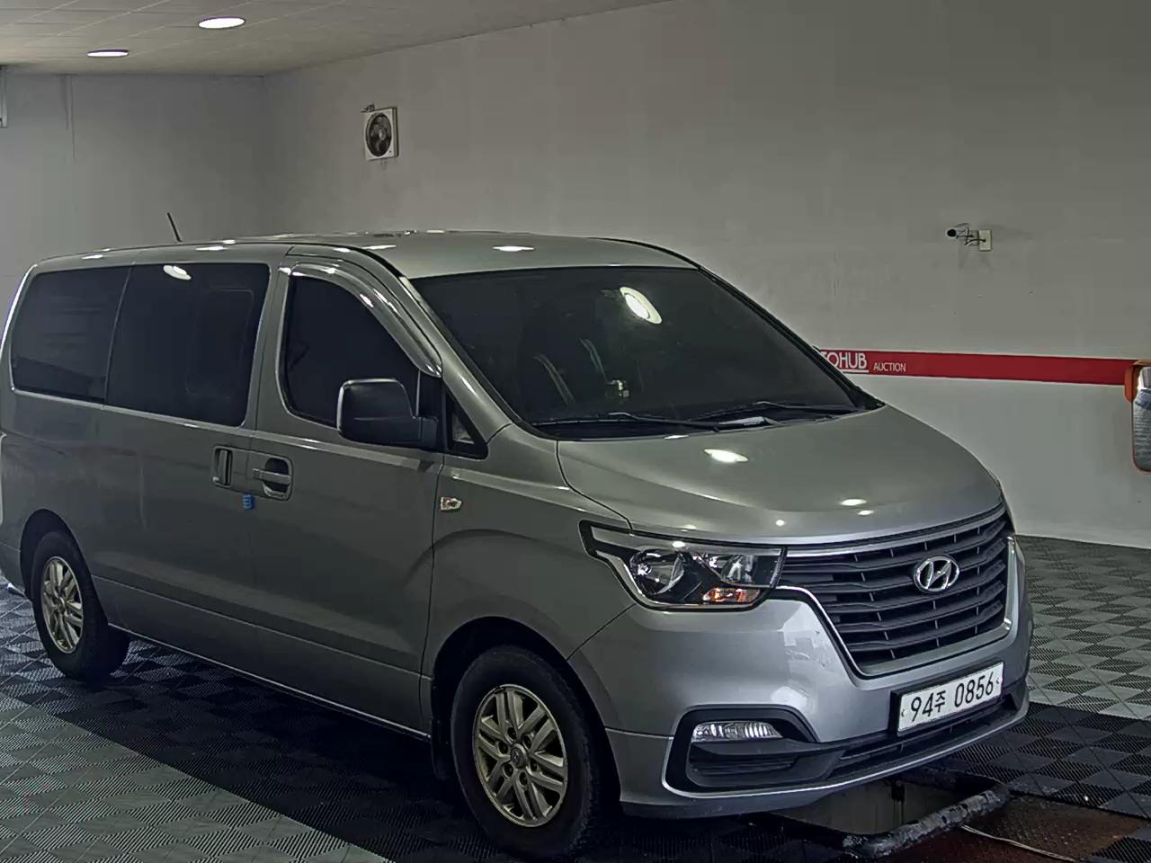 2020 - hyundai grand starex