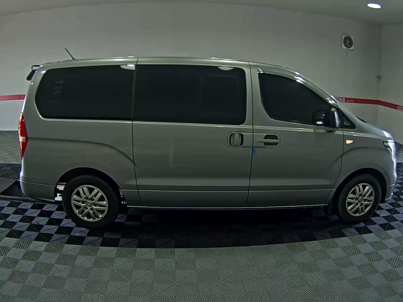 2020 - hyundai grand starex