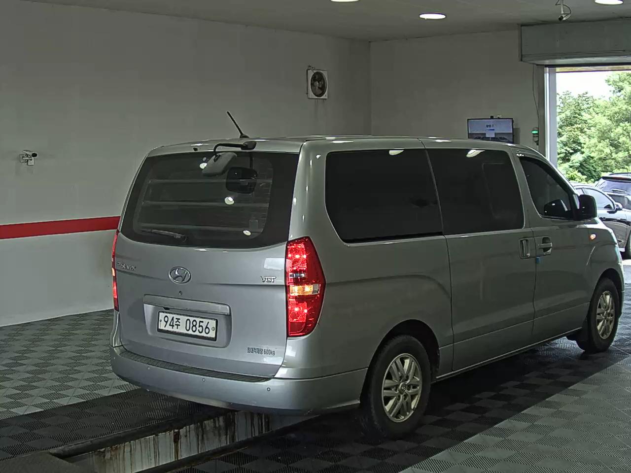2020 - hyundai grand starex