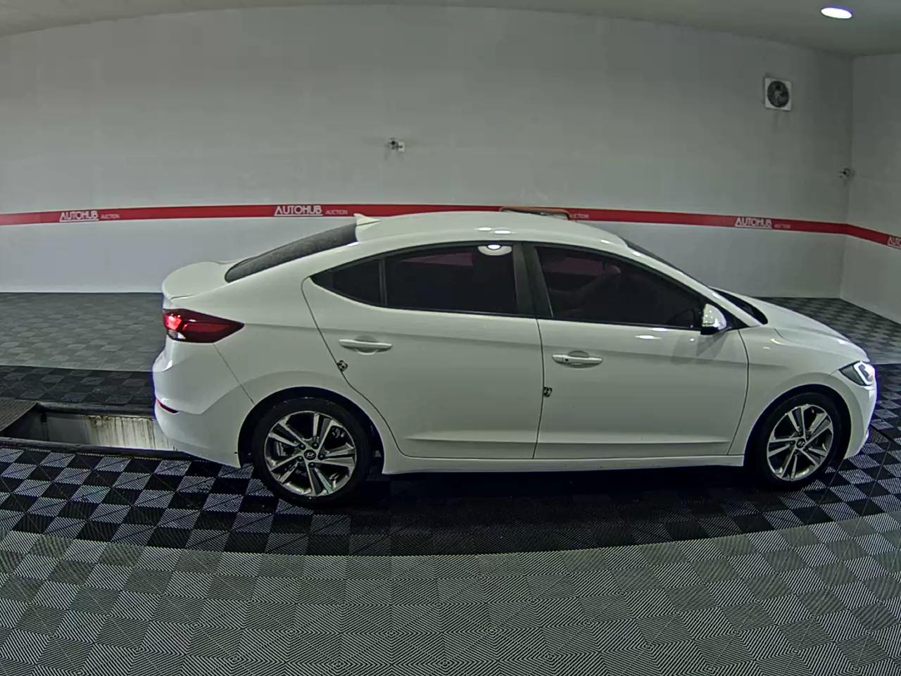 2018 - hyundai avante