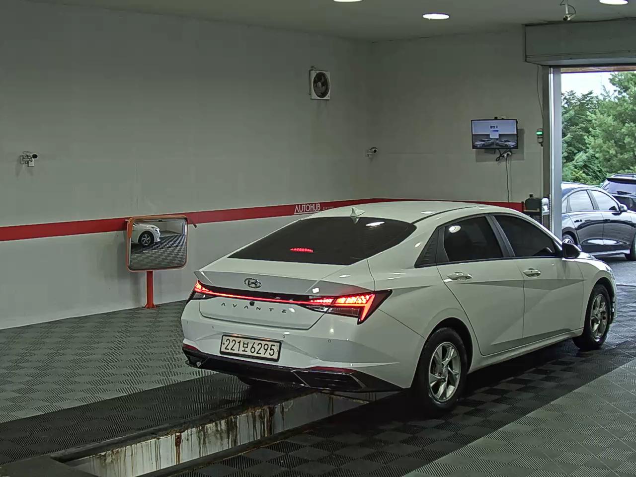 2021 - hyundai avante