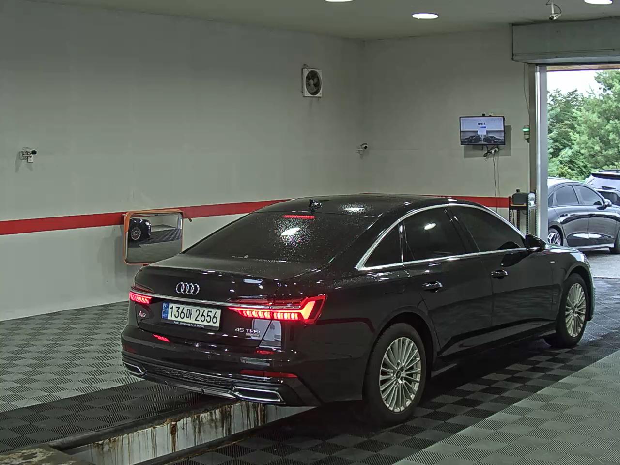 أودي إيه 6 (5Th Gen) 45 Tfsi بريميوم 2021 بريميوم
