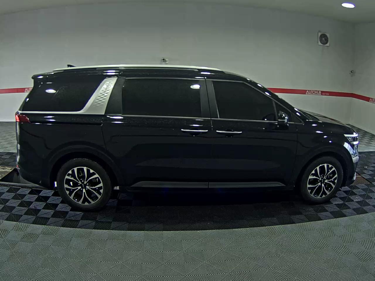 2023 - kia carnival