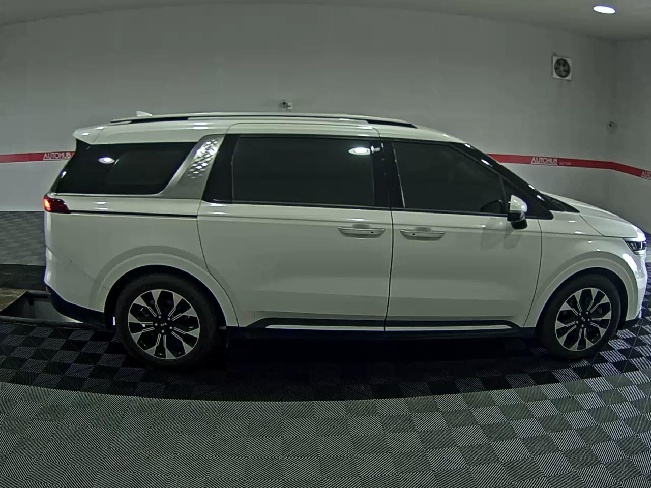 2021 - kia carnival