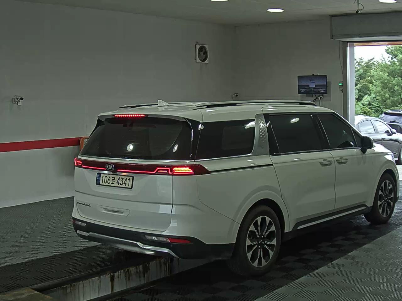 2021 - kia carnival