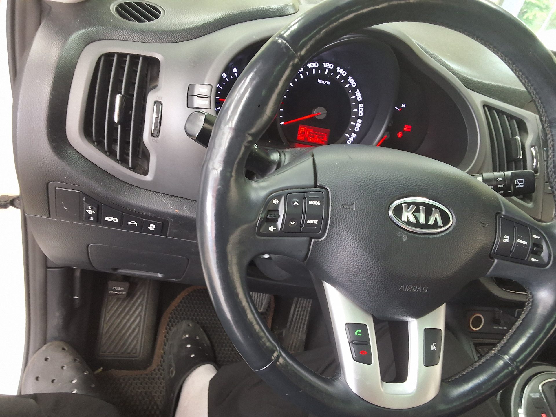 2012 - kia sportage