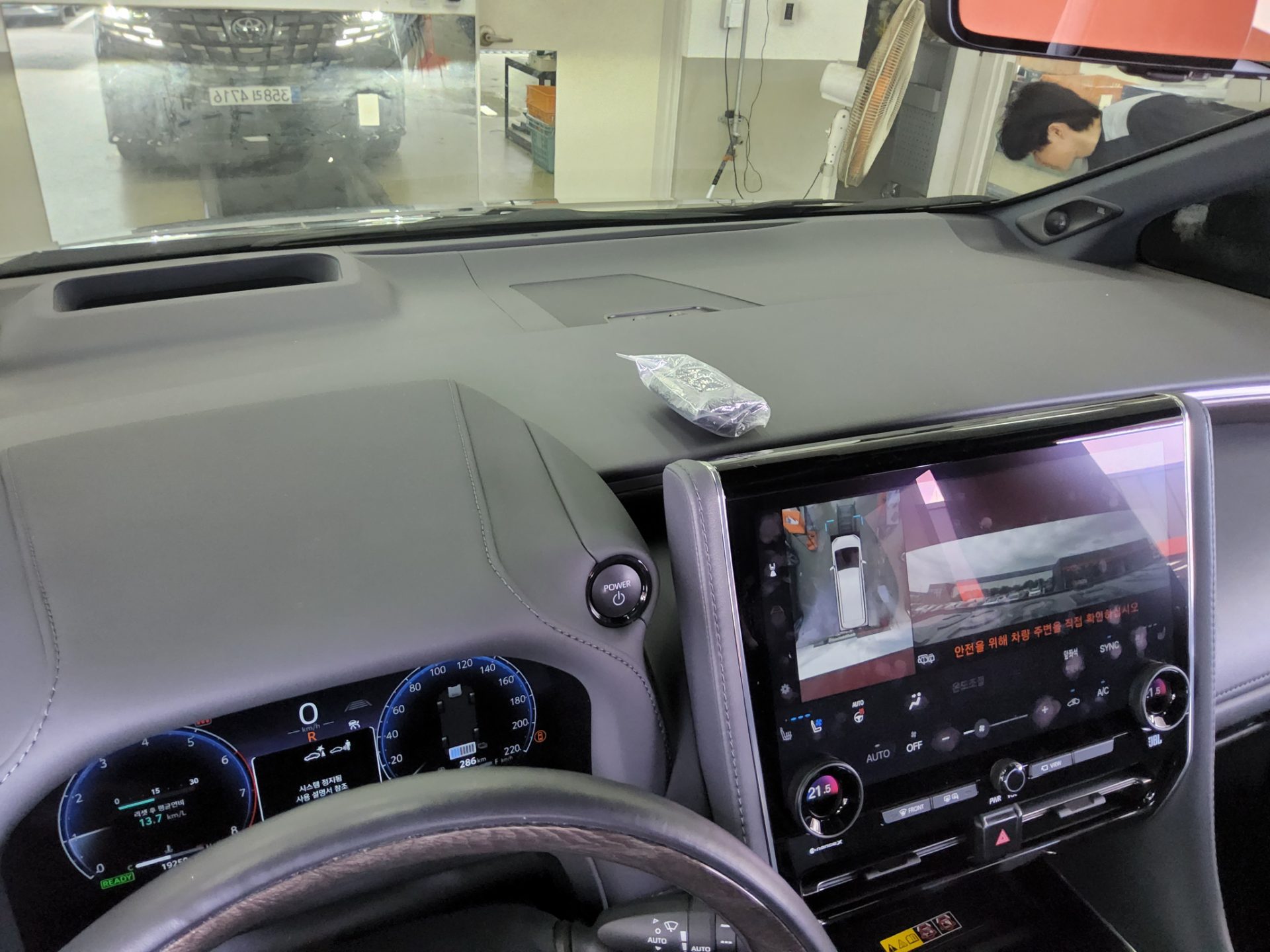2025 - toyota alphard
