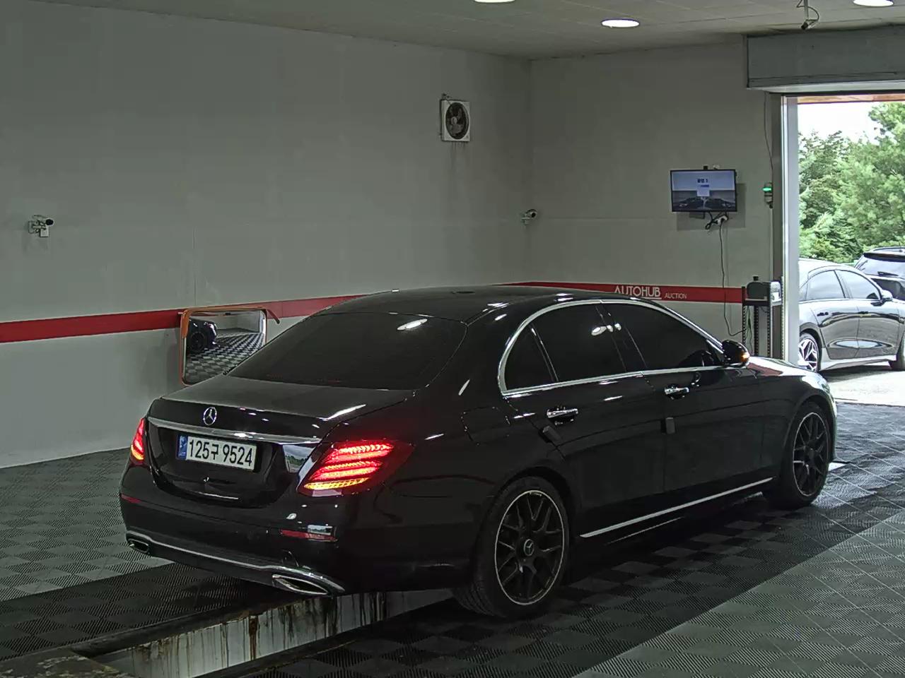2017 - mercedes-benz e200