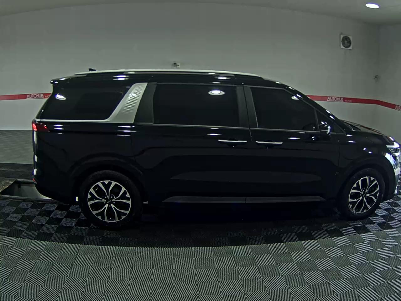 2022 - kia carnival