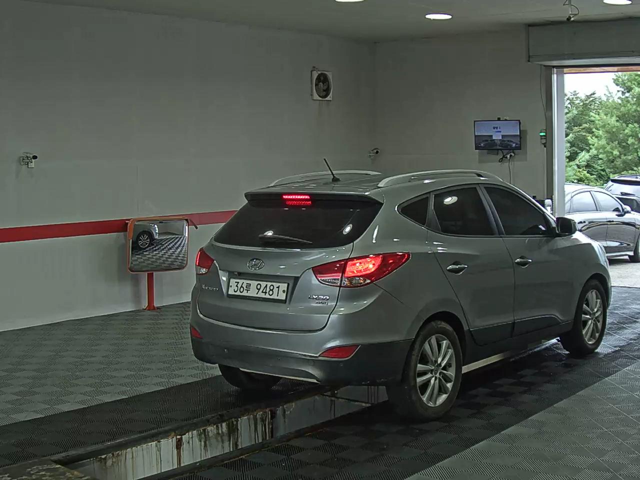 2011 - hyundai tucson