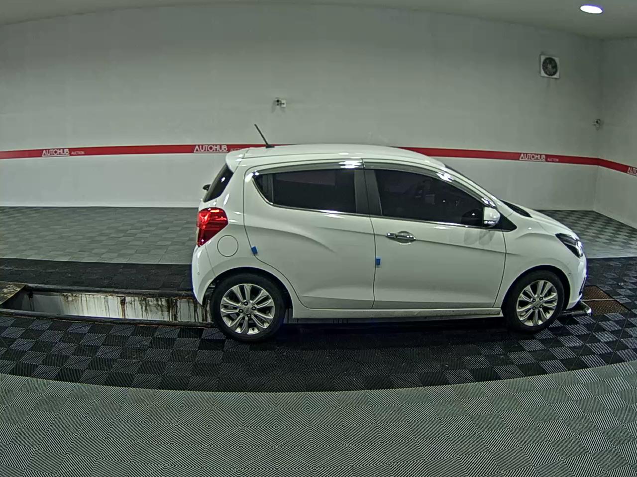 2016 - chevrolet spark