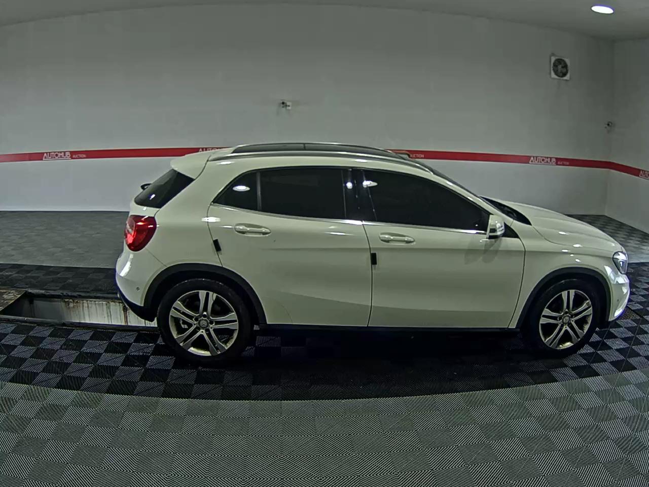 2016 - mercedes-benz 200