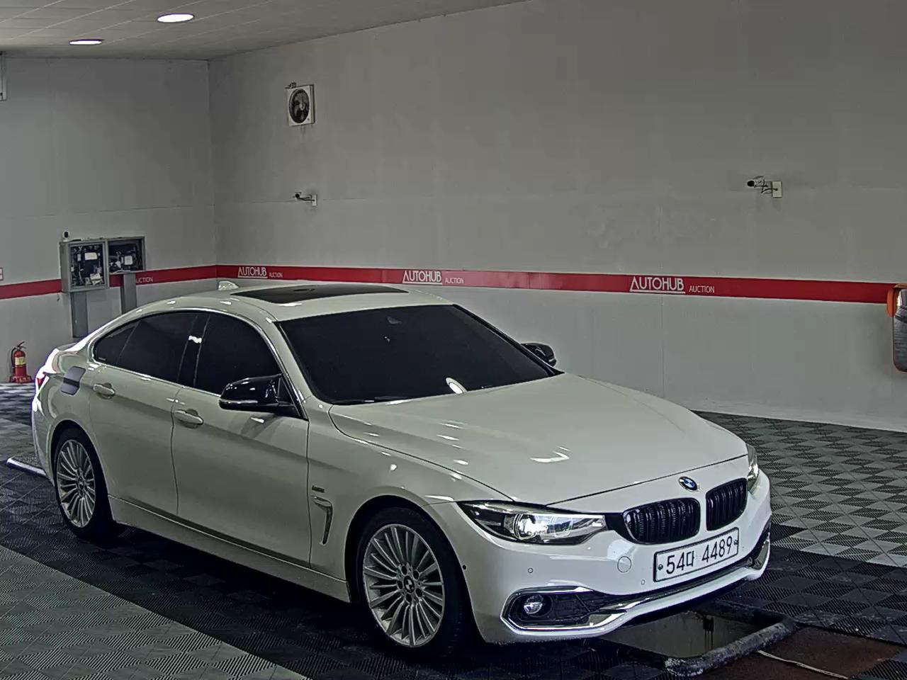 بي إم دبليو 4 Series (1St Gen) Gran كوبيه 420D لكجري 2018 فاخر