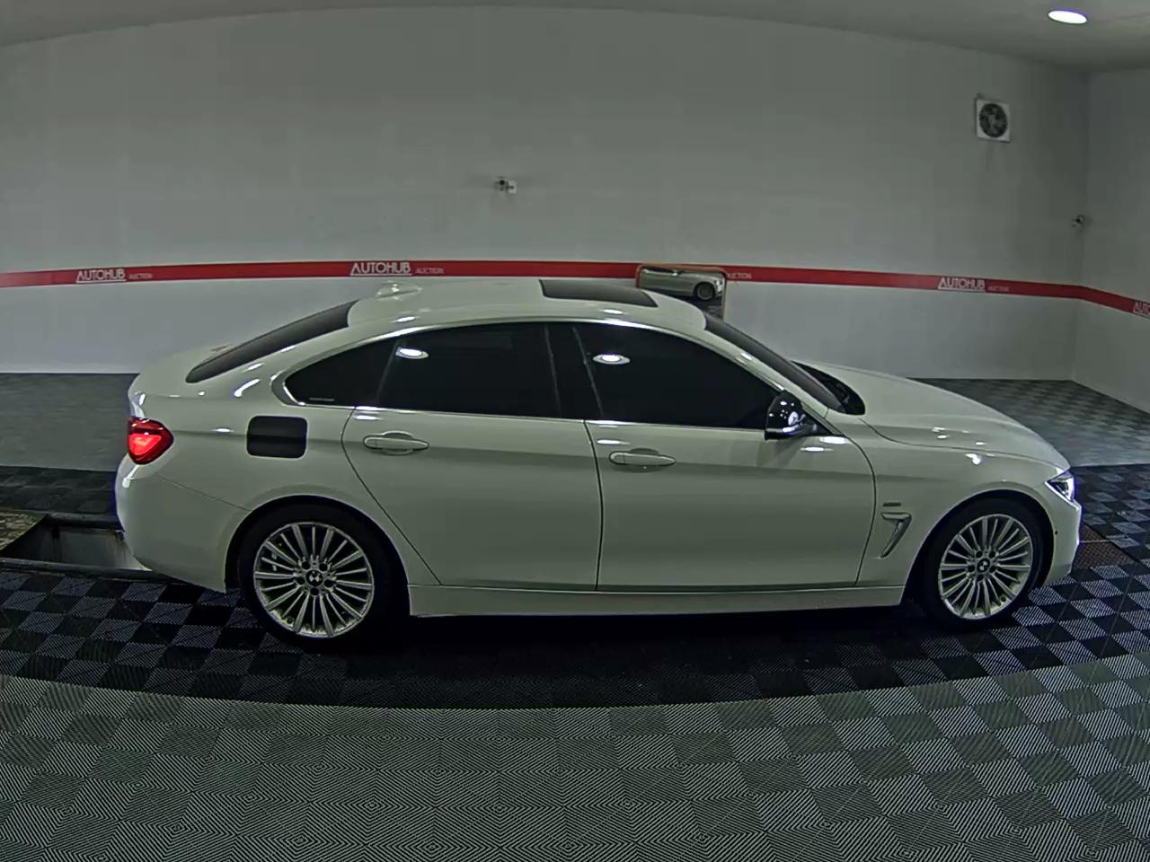 بي إم دبليو 4 Series (1St Gen) Gran كوبيه 420D لكجري 2018 فاخر