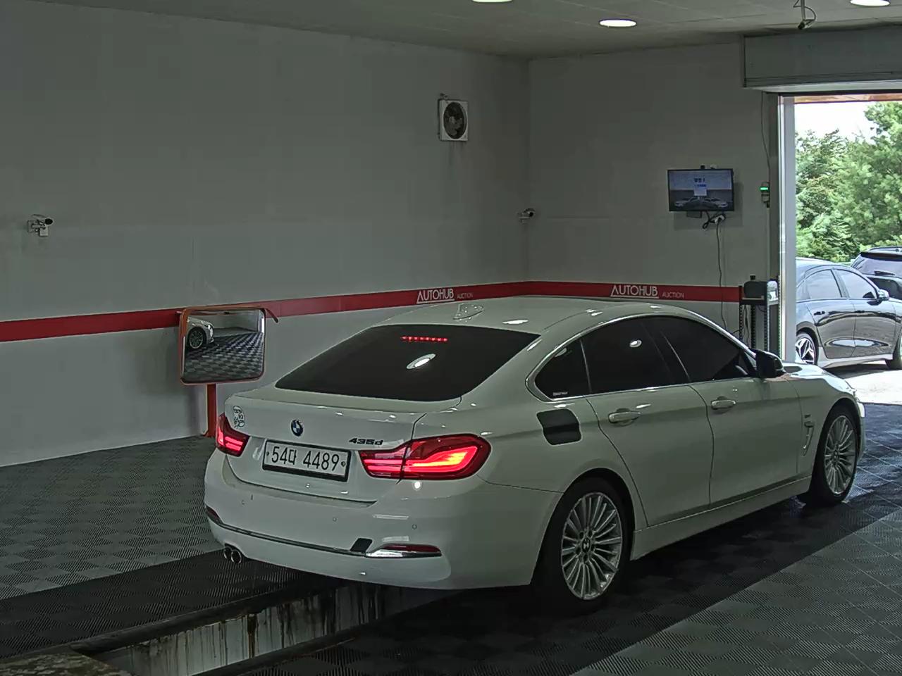 بي إم دبليو 4 Series (1St Gen) Gran كوبيه 420D لكجري 2018 فاخر