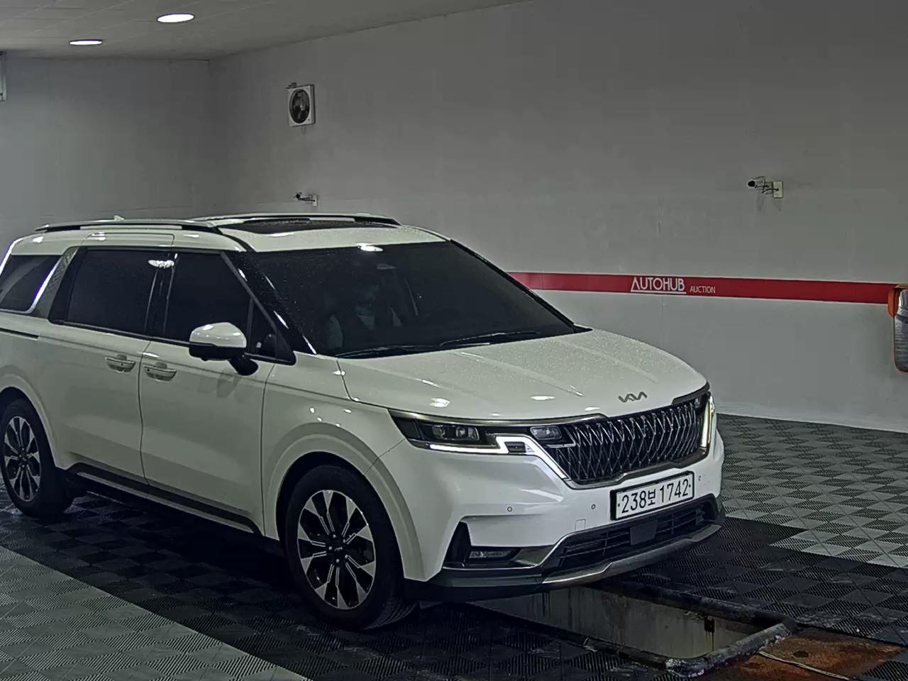 2023 - kia carnival