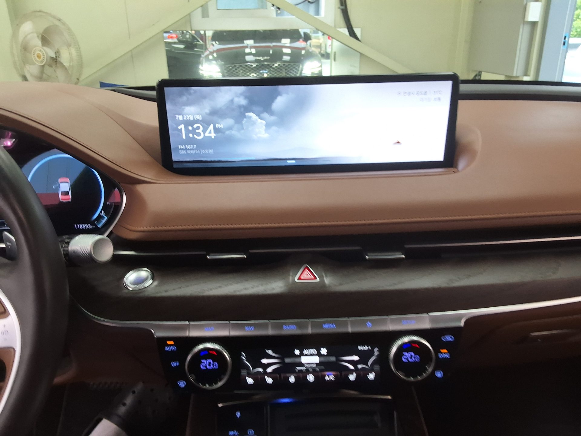 2022 - genesis g80