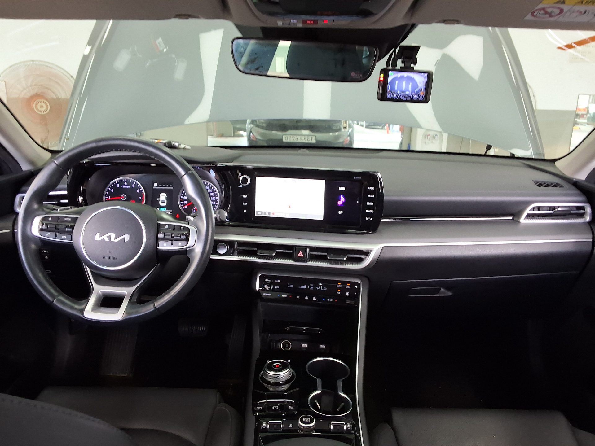 2023 - kia k5