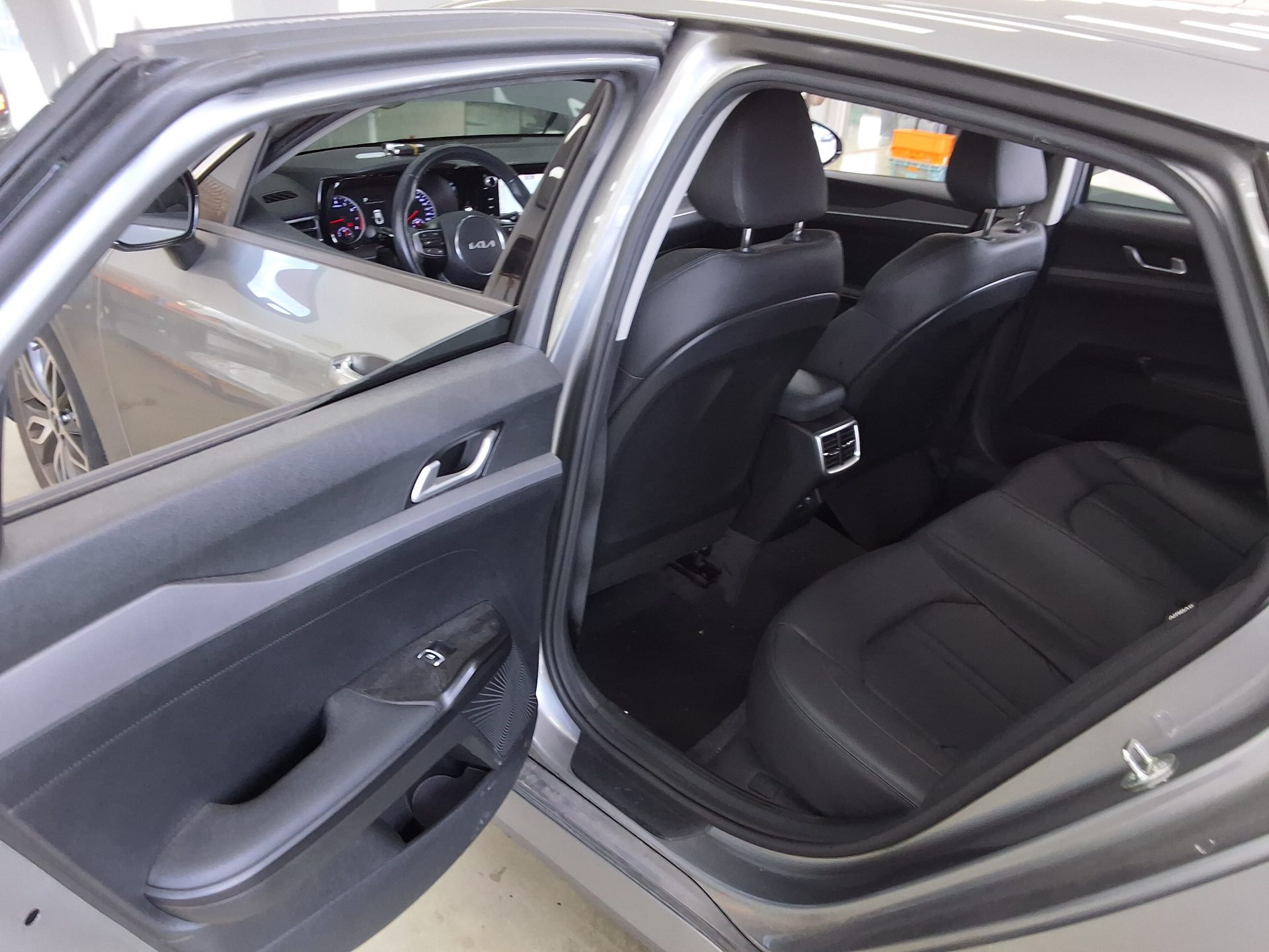 2023 - kia k5
