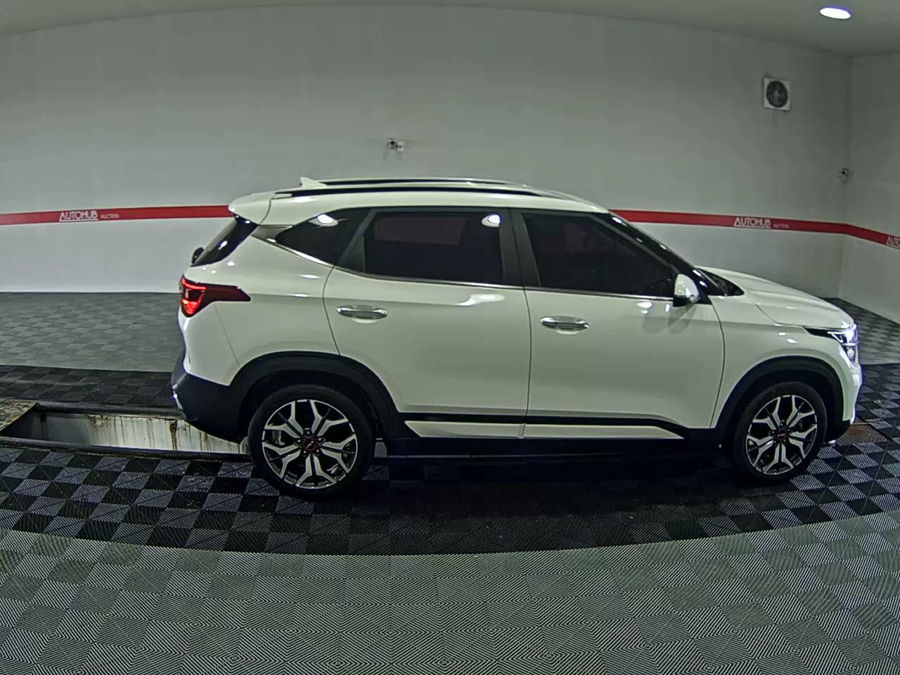 2023 - kia seltos