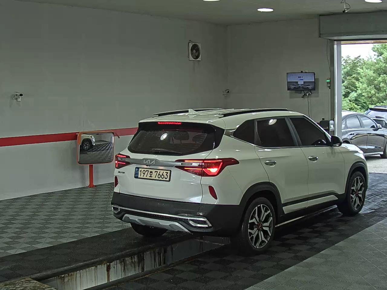2023 - kia seltos