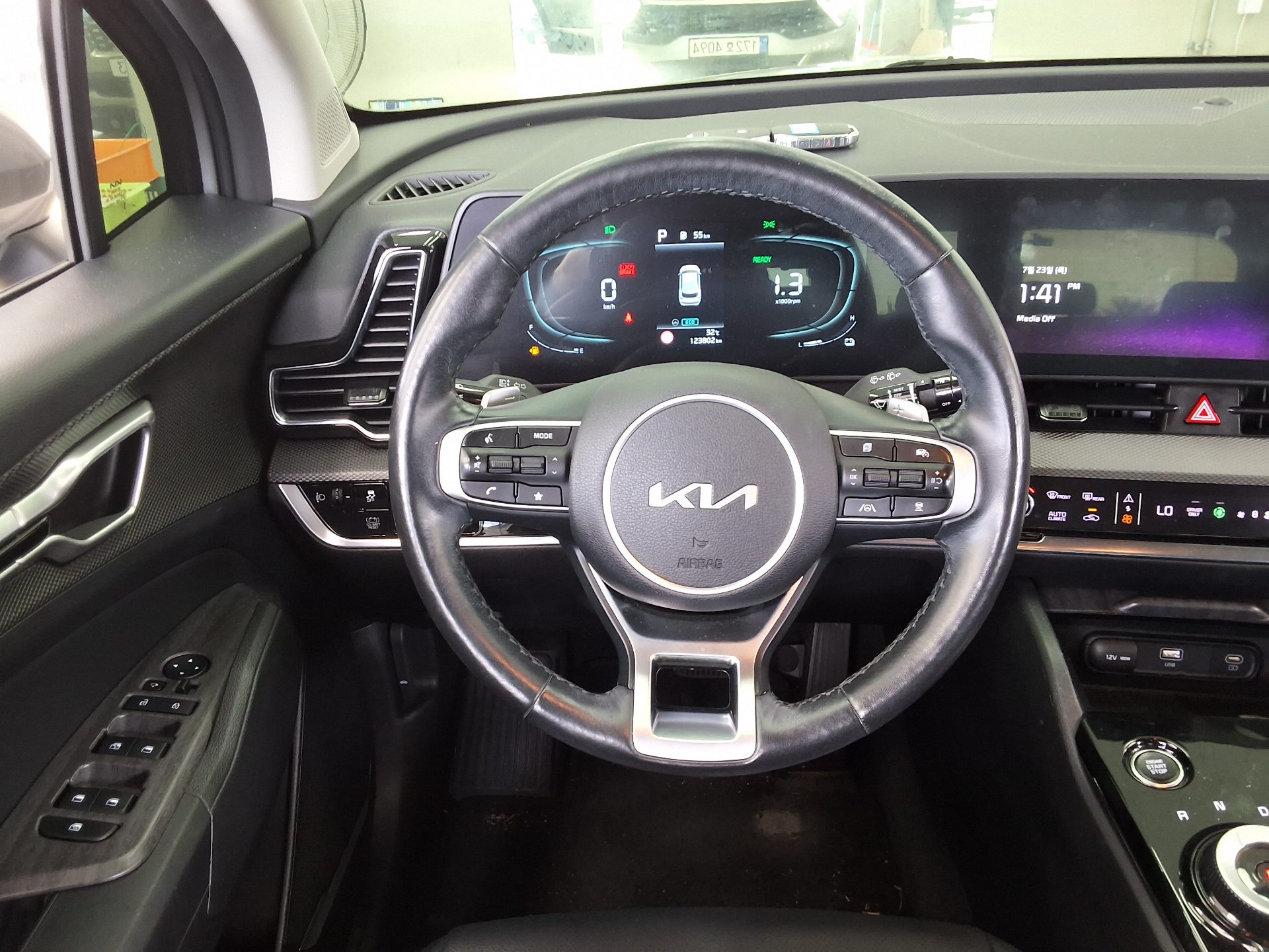 2023 - kia sportage