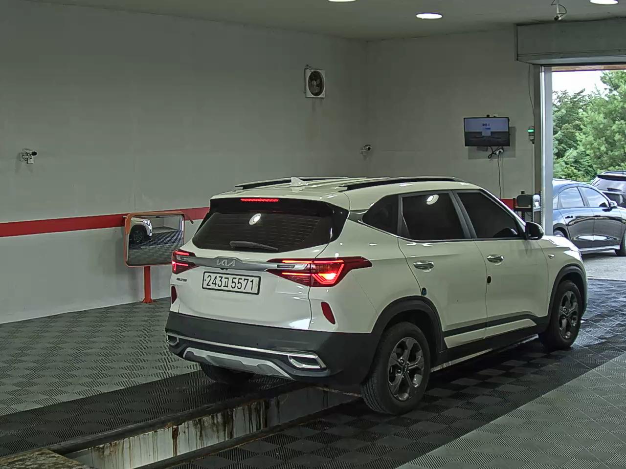 2023 - kia seltos