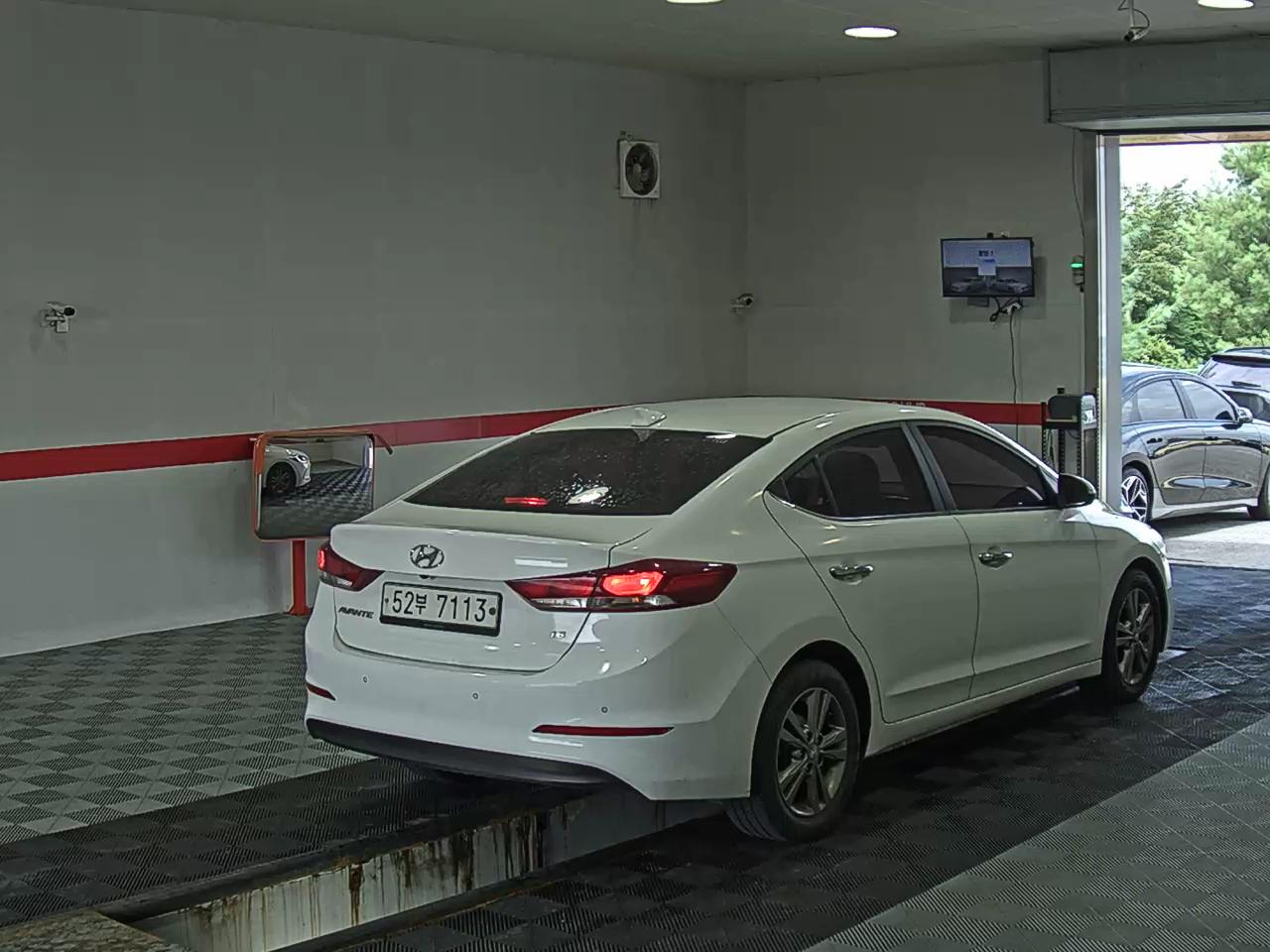 2018 - hyundai avante
