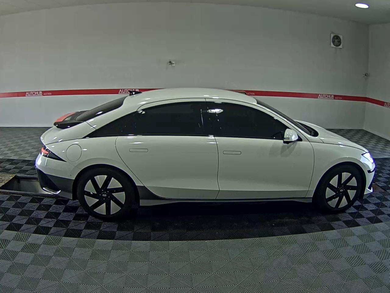 هيونداي أيونيك 2023 طويل المدى PRESTIGE