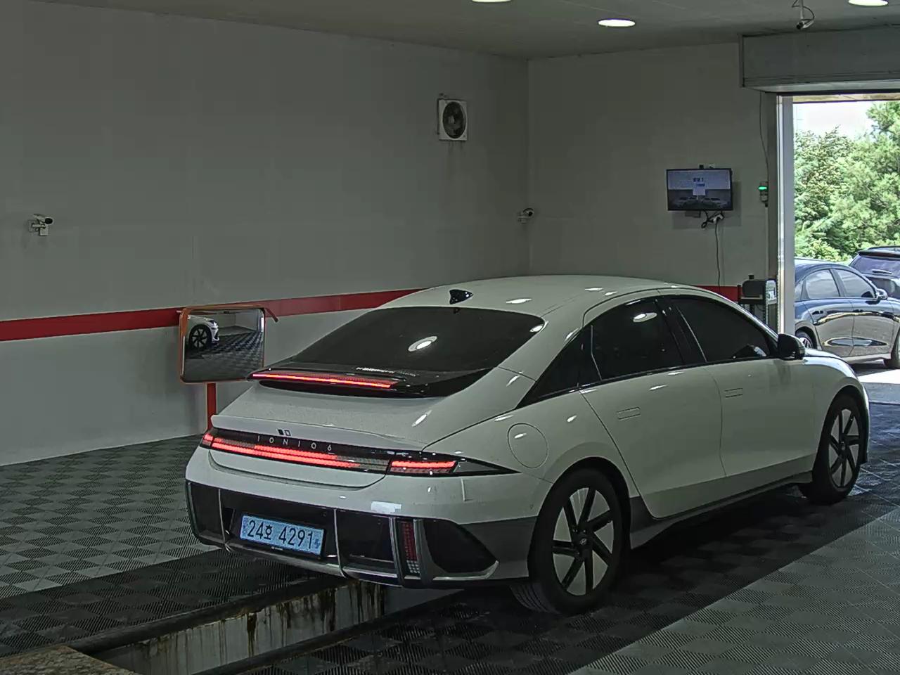 هيونداي أيونيك 2023 طويل المدى PRESTIGE