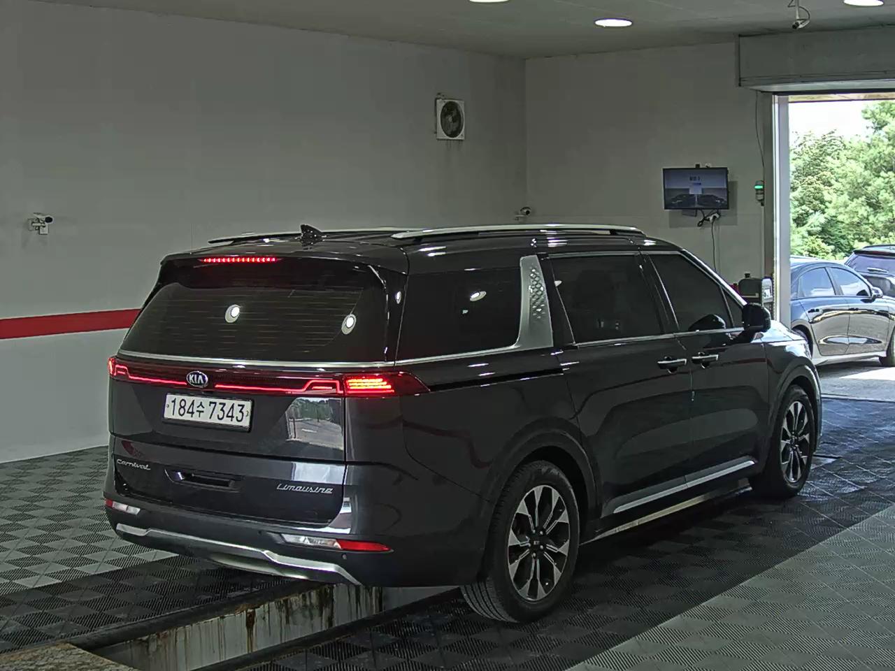 2021 - kia carnival