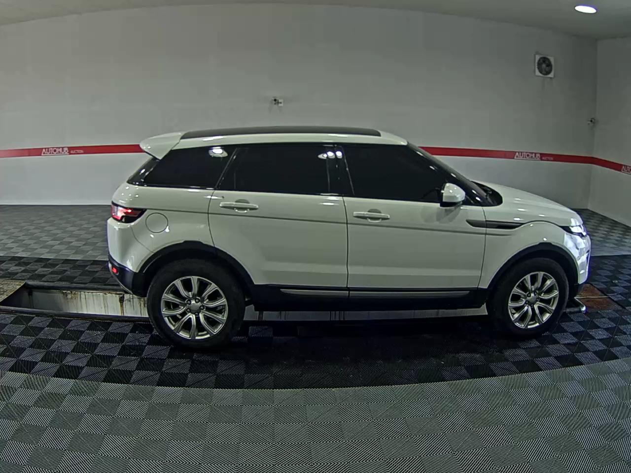 2019 - land rover range rover
