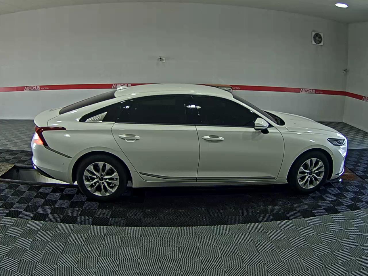 2024 - kia k8