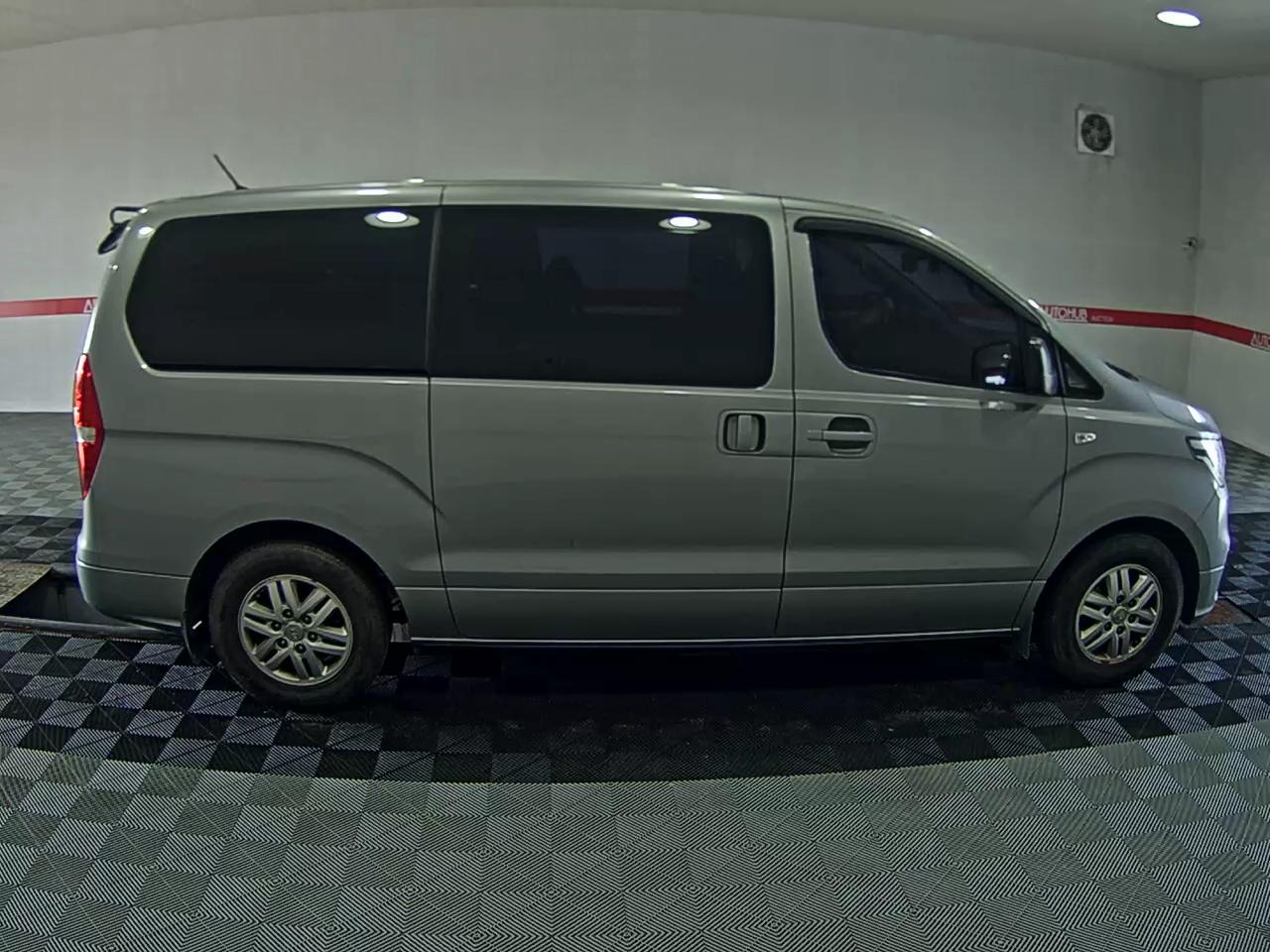 2019 - hyundai grand starex