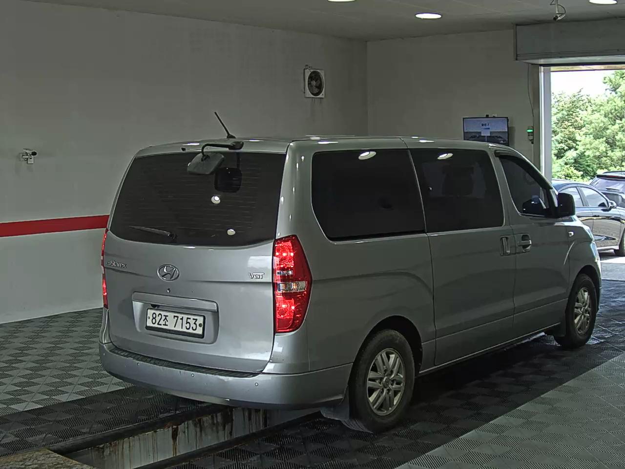 2019 - hyundai grand starex