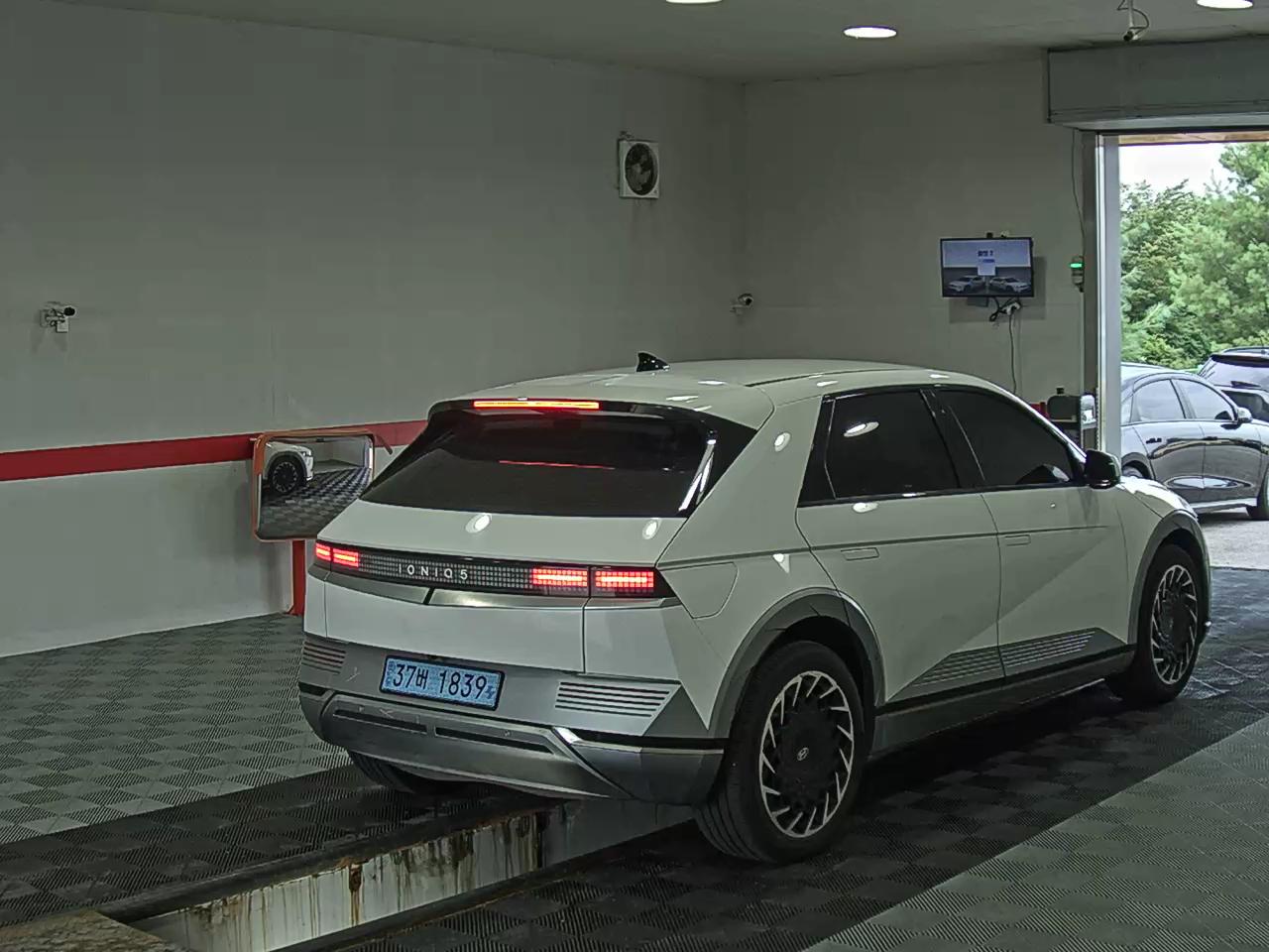 2022 - hyundai ioniq