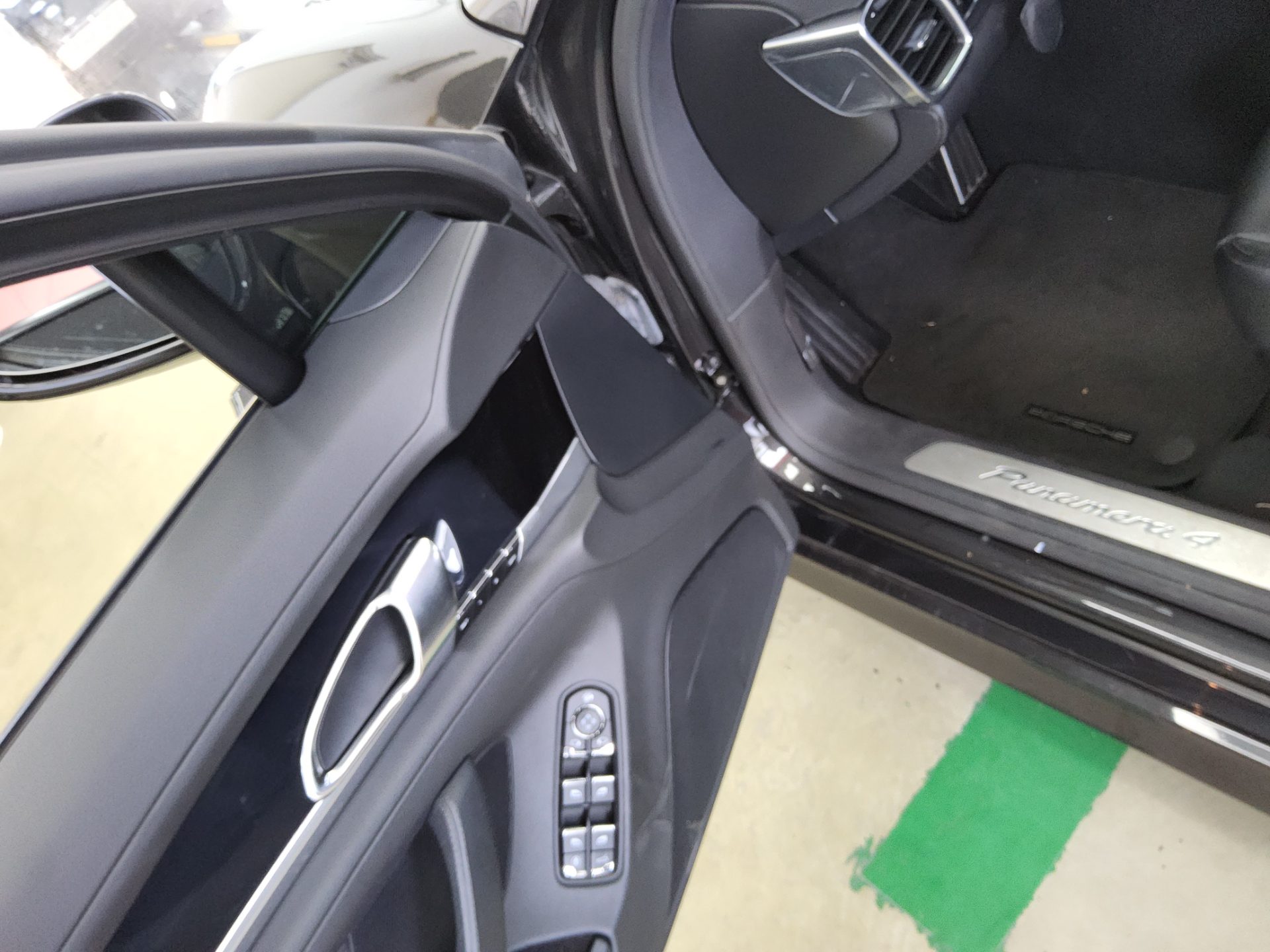 2011 - porsche panamera