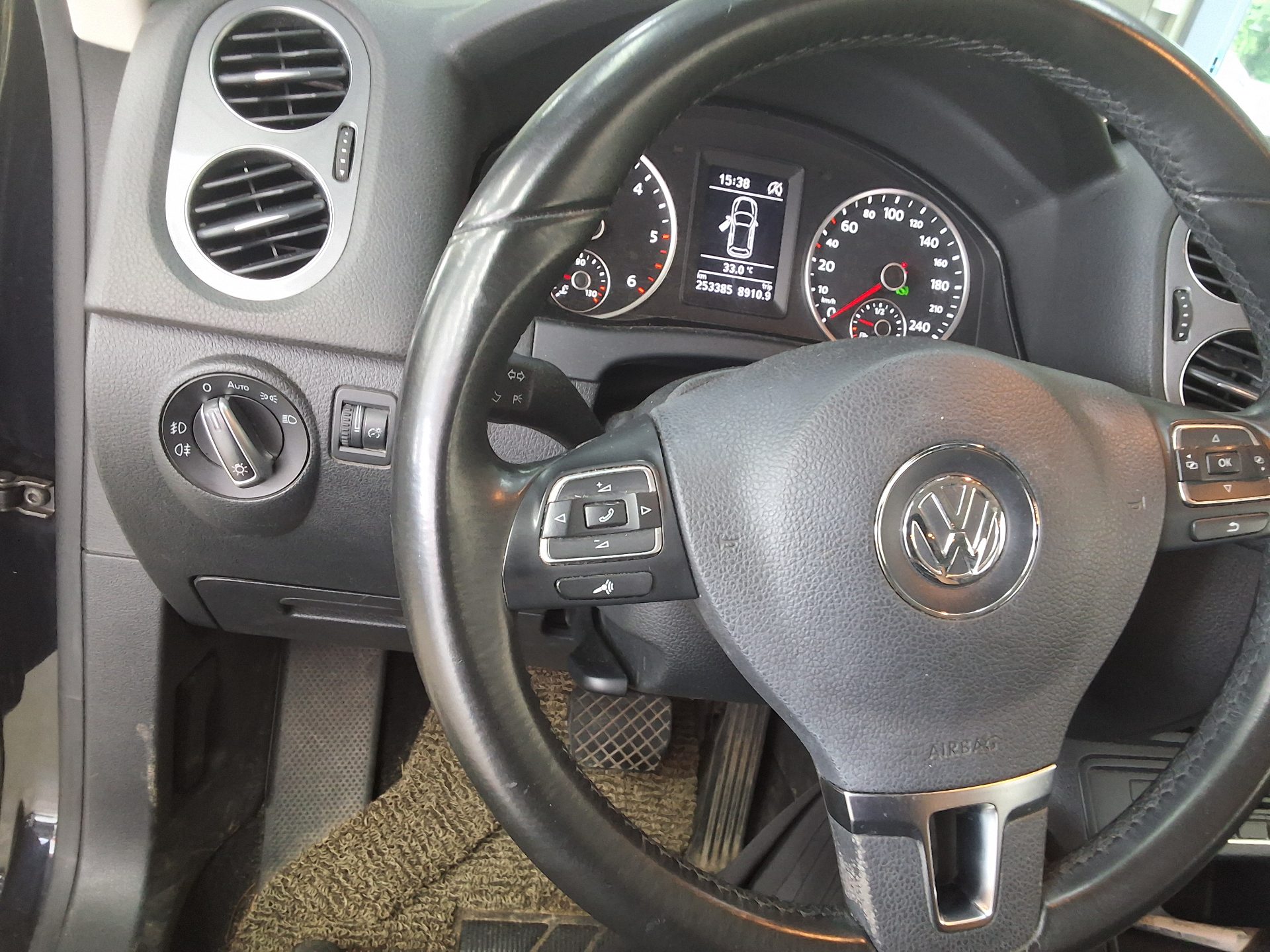 2016 - volkswagen tiguan