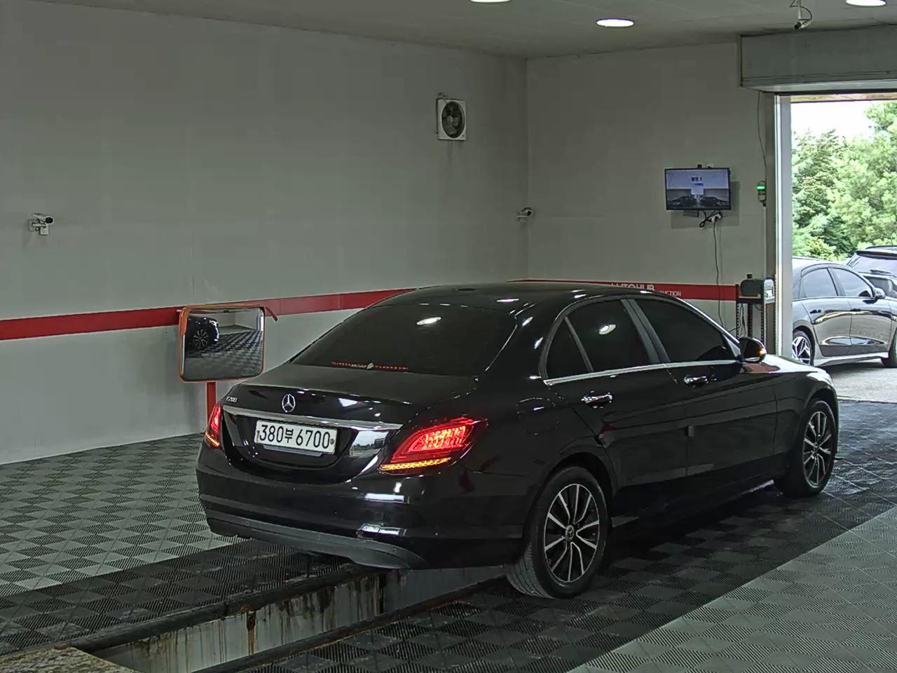2019 - mercedes-benz c200