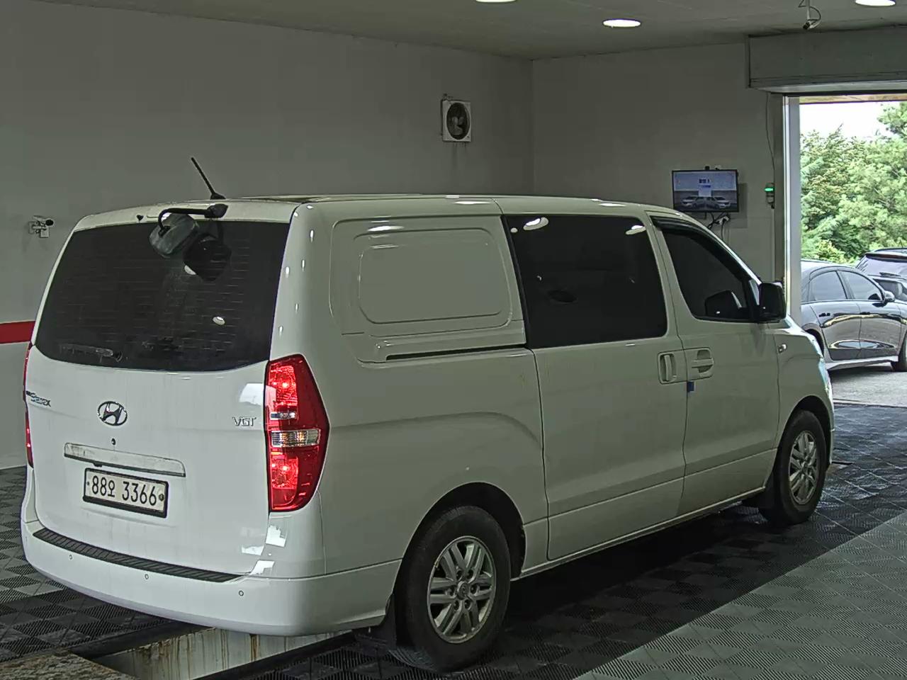 هيونداي Grand Starex 2021 — صورة 4
