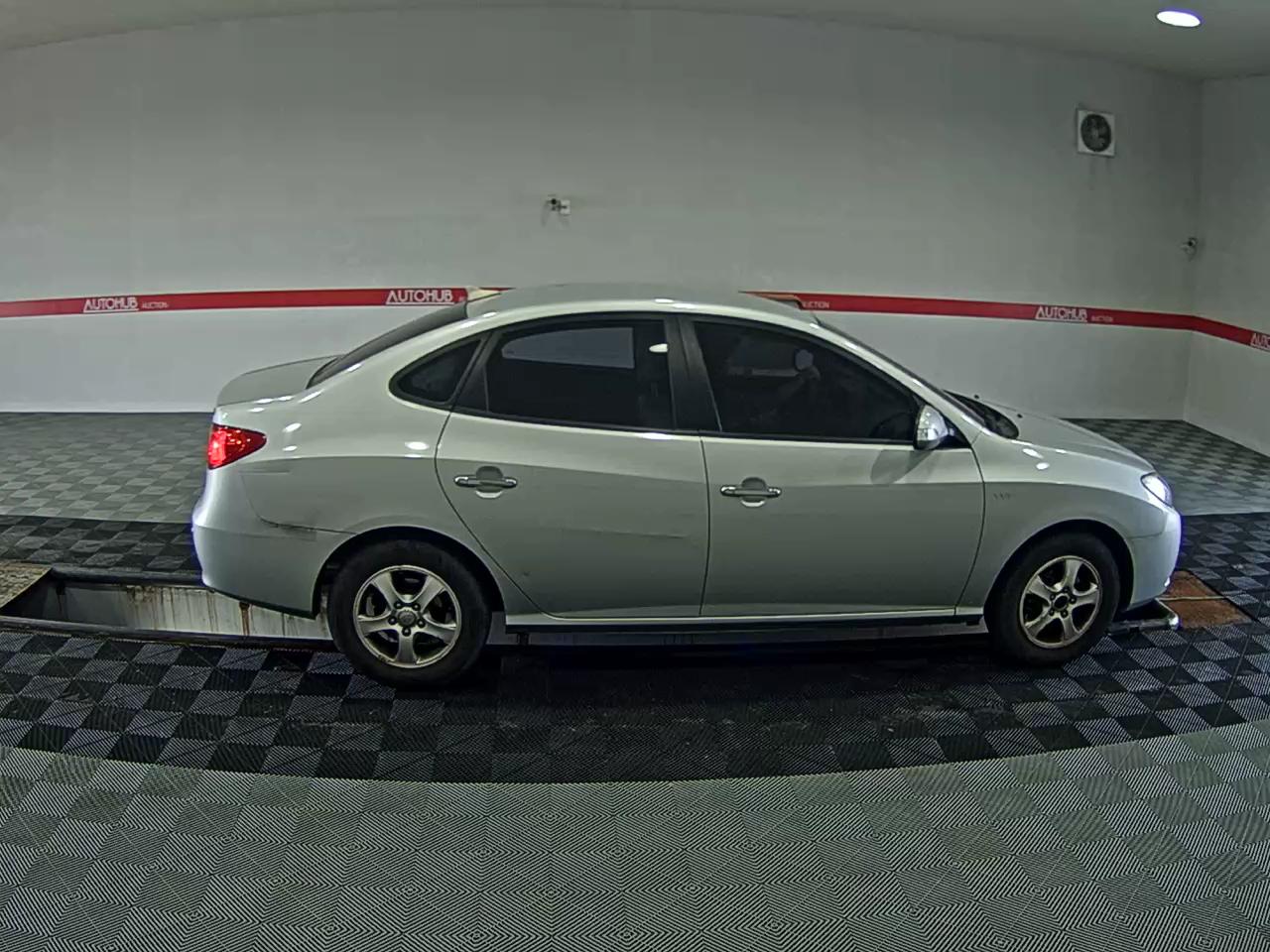 2010 - hyundai avante