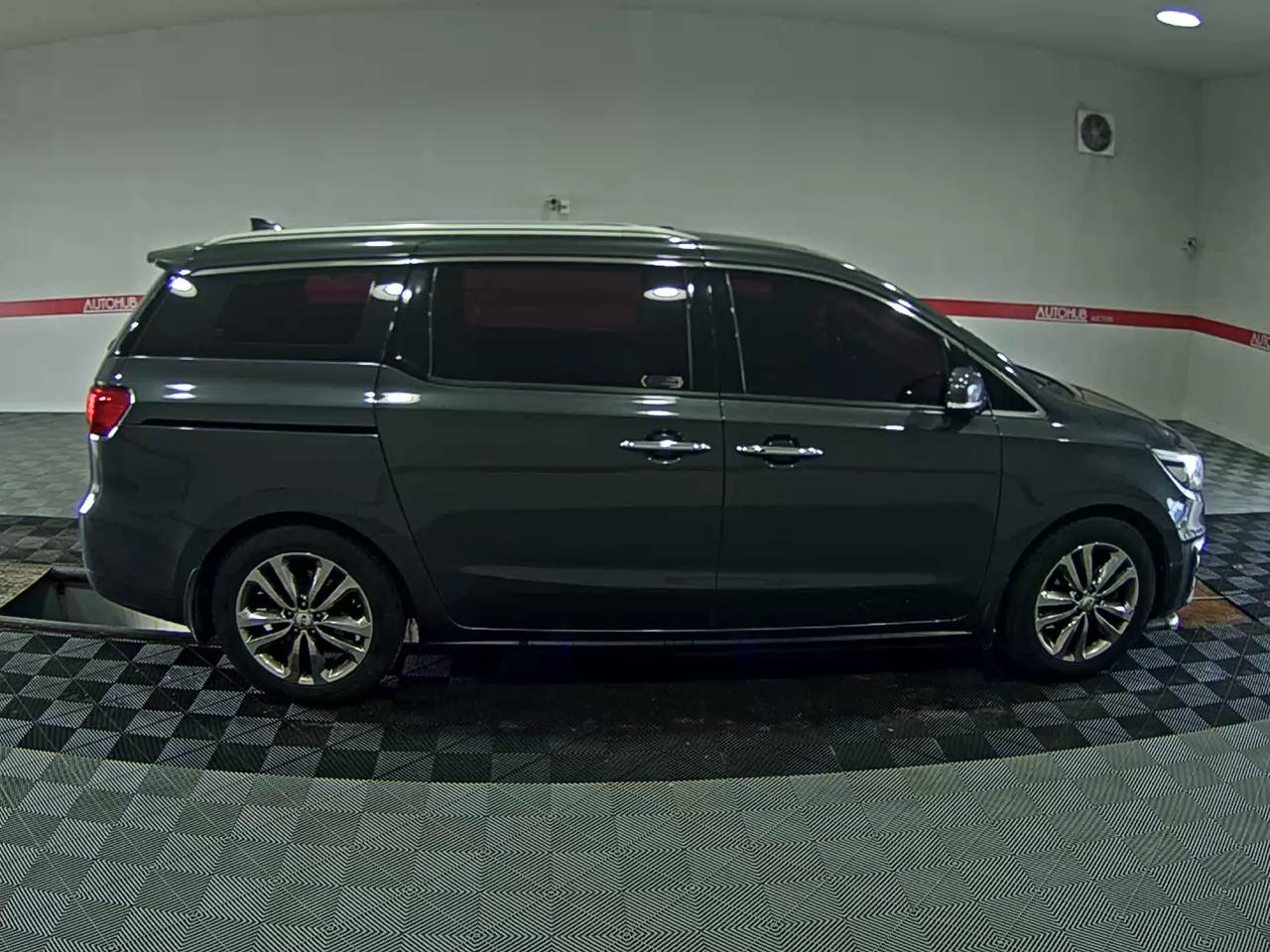 2018 - kia carnival