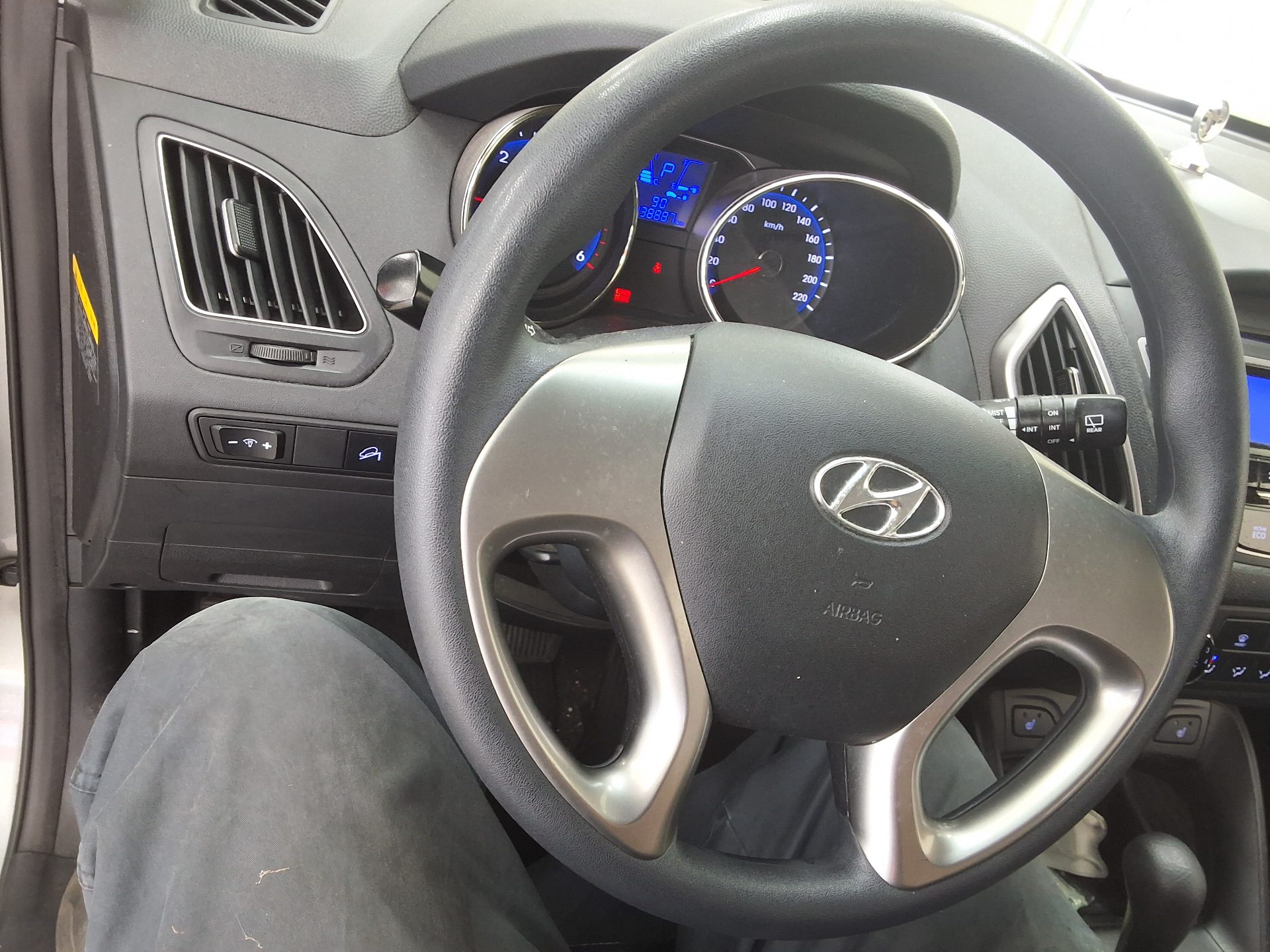 2012 - hyundai tucson
