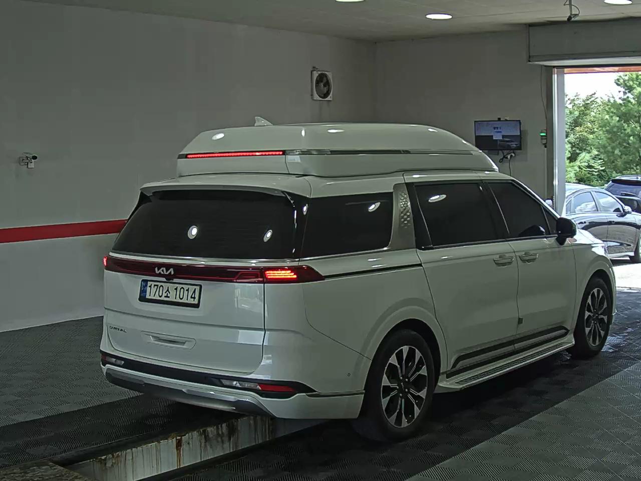 2022 - kia carnival