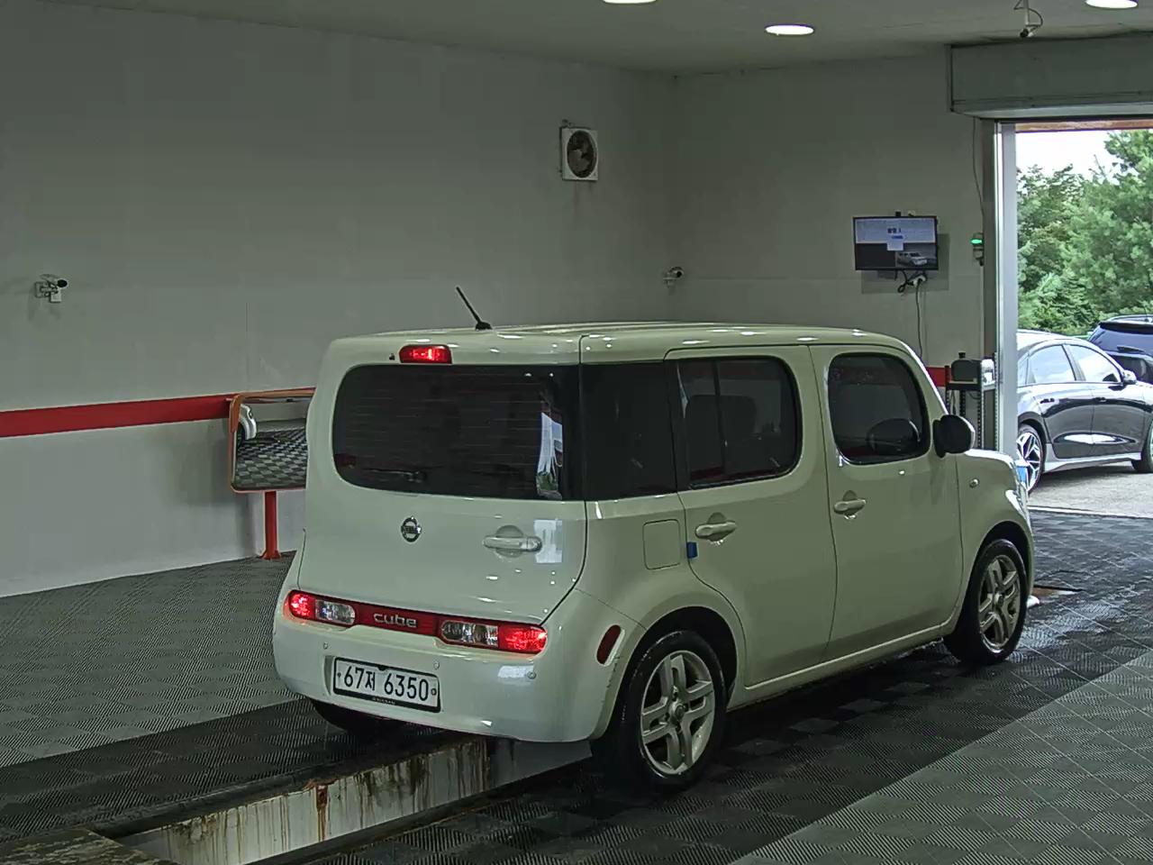 2011 - nissan cube