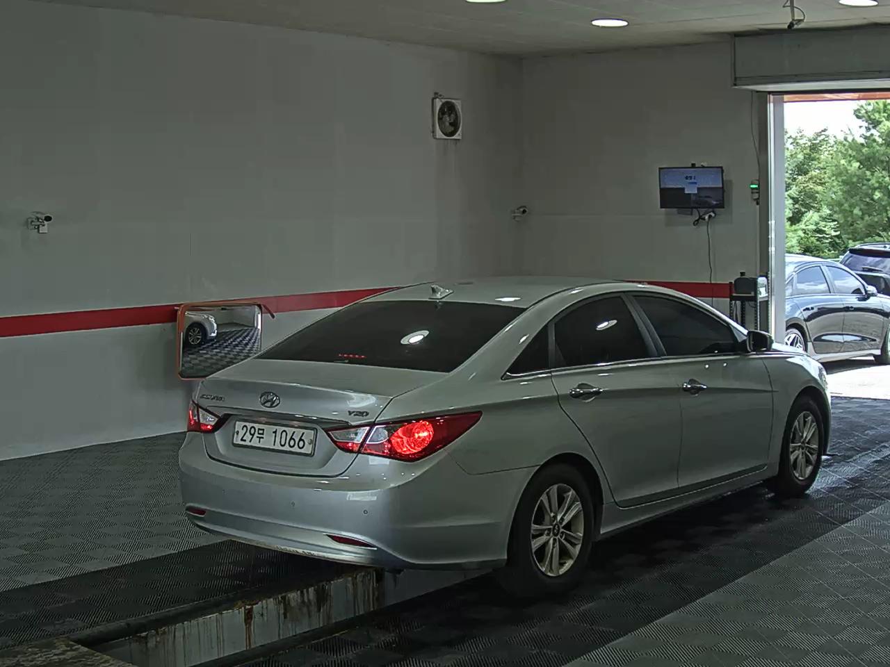 2010 - hyundai sonata