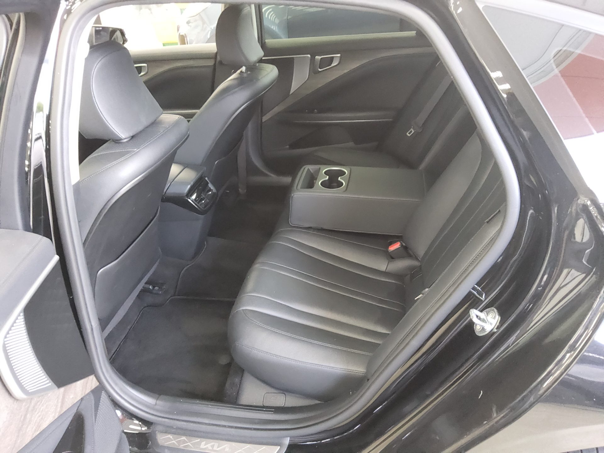 2022 - kia k8
