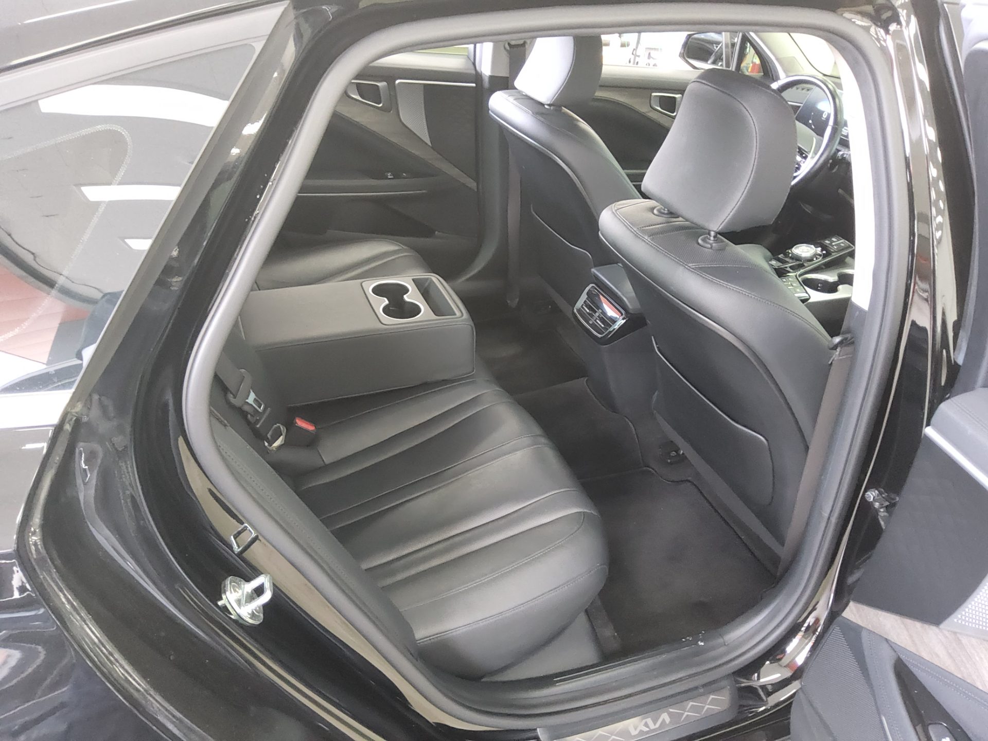 2022 - kia k8